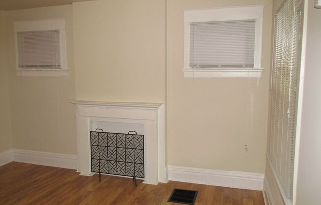 2 beds, 1 bath, 1,075 sqft, $1,200, Unit 403