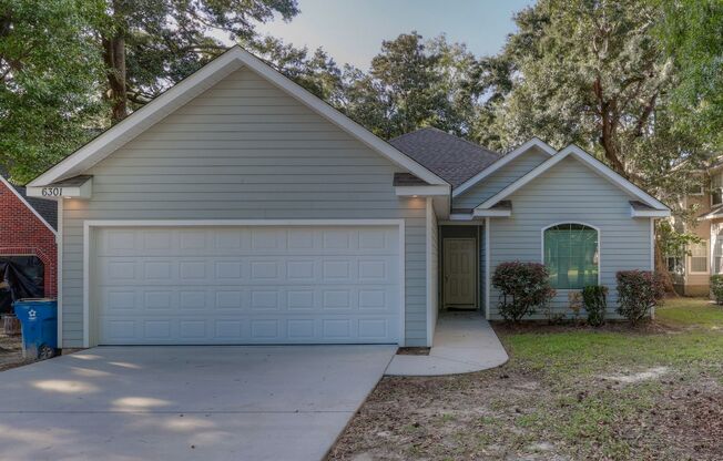 MOVE IN TODAY! 3 bedroom 2 bath house located in Gulf Shores