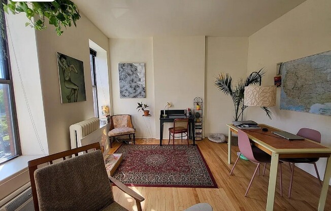 101 W 104 ST