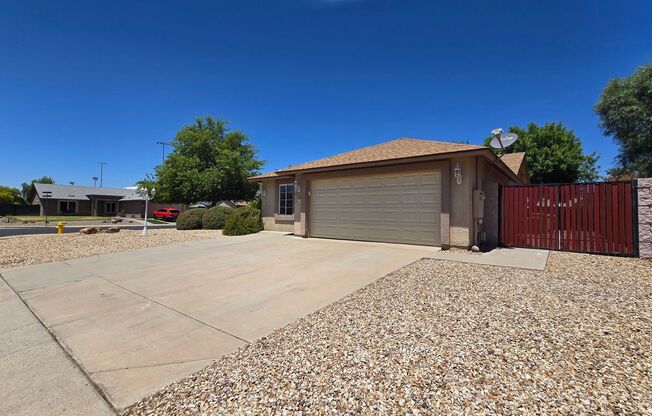 NEAR WESTGATE! Delightful 4bdr Corner Lot Home, Amazing backyard + RV gate