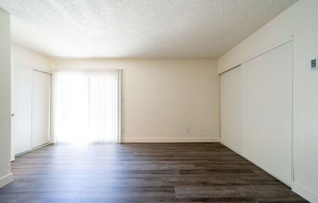 3 beds, 2 baths, 1,200 sqft, $2,900, Unit 633-35