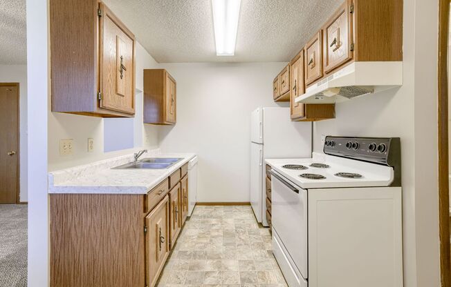 1 bed, 1 bath, 750 sqft, $750, Unit 5140 S 48th #15