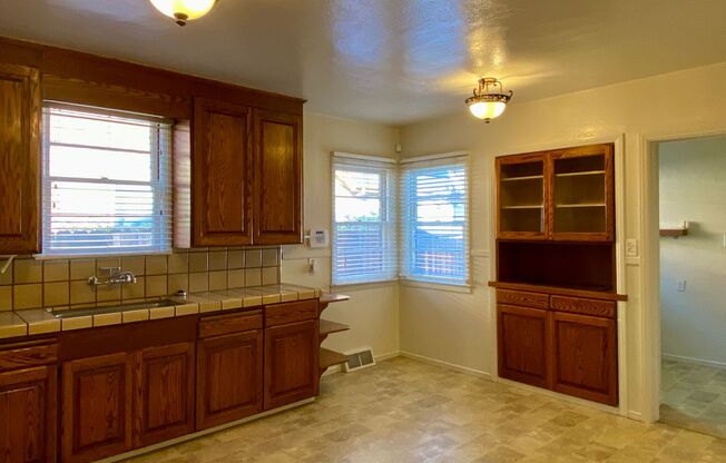 2 beds, 1 bath, $3,795