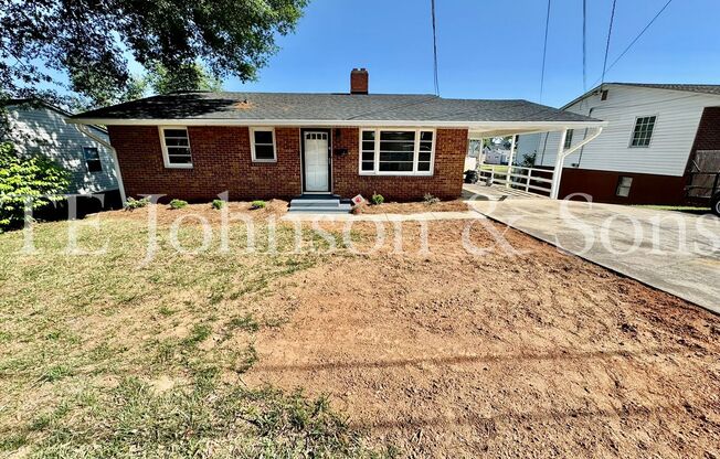 Charming 3-Bed Home Near Downtown Winston-Salem – Style, Space & Convenience!
