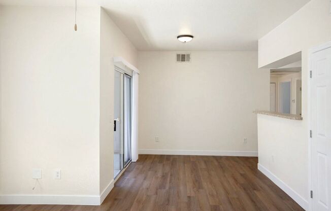 3 Bedroom Northwest Condo-Gate Community