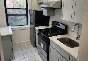 1 bed, 1 bath, $2,300, Unit C31