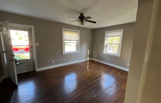 2 beds, 1 bath, $1,400