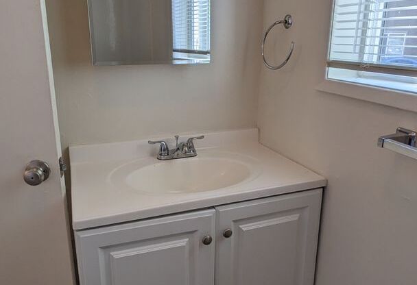 Studio, 1 bath, 550 sqft, $1,164, Unit 3515-24