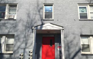 1250 Queen St, NE