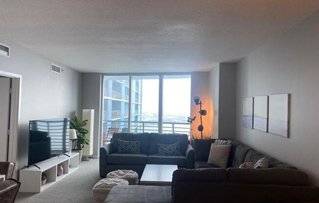325 S Biscayne Boulevard Blvd # 1220 (B26015229)