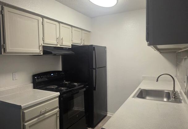 2 beds, 1 bath, 756 sqft, $1,050, Unit 1516