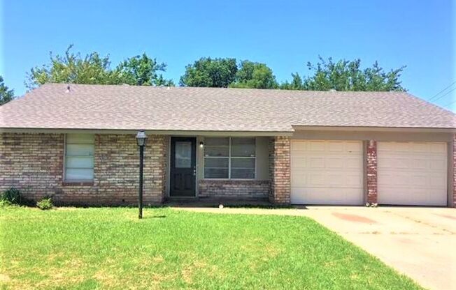 3 beds, 1.5 baths, 957 sqft, $1,200