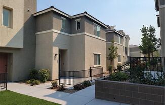 INVITING TOWNHOME IN THE SOUTHWEST