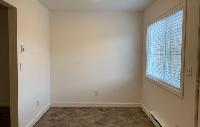 2 beds, 1 bath, 825 sqft, $1,350, Unit P2442