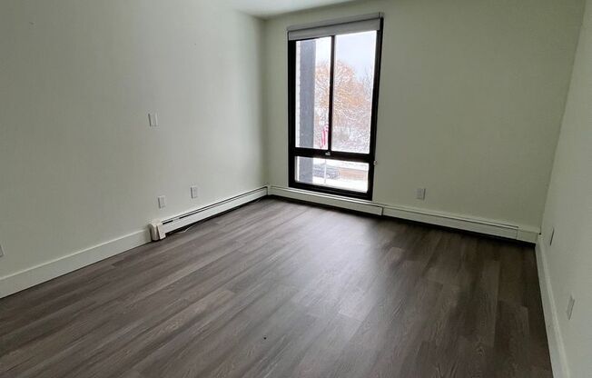 2 beds, 1.5 baths, 950 sqft, $1,395, Unit 300E