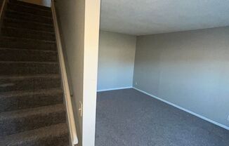 2 beds, 1.5 baths, $850, Unit Apt 4