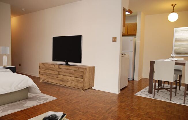 Studio, 1 bath, 450 sqft, $1,625, Unit 417-306