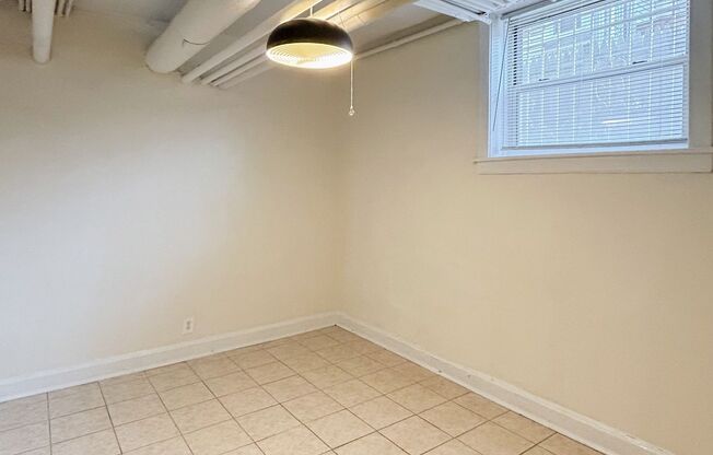 2 beds, 1 bath, 745 sqft, $1,950, Unit 1926-G