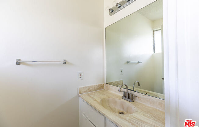 11133 Rose Ave Apt 11