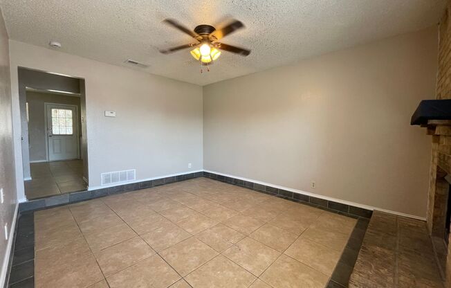 WINTER MOVE-IN SPECIALS - AVAILABLE NOW - 2 BEDROOM 1.5 BATH APARTMENT IN KELLER