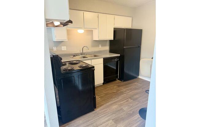 Studio, 1 bath, 493 sqft, $840