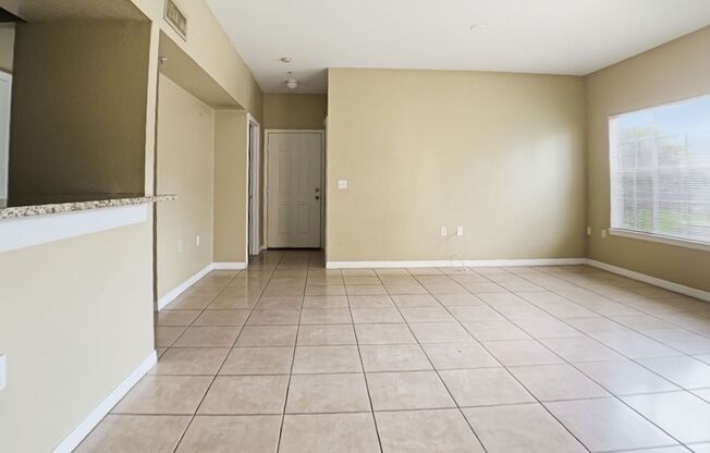 2/2 Upgraded Spacious Condo in Park Central, Millenia area