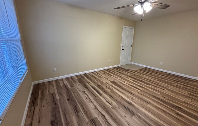 3 beds, 2 baths, $1,500, Unit 1622 Tolleson Loop Apt A