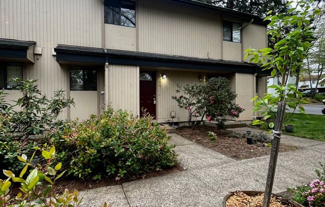 $750 OFF at Move-In -Special - 2BD, 1.5BA Townhome with Pool Access! Close to shopping and parks