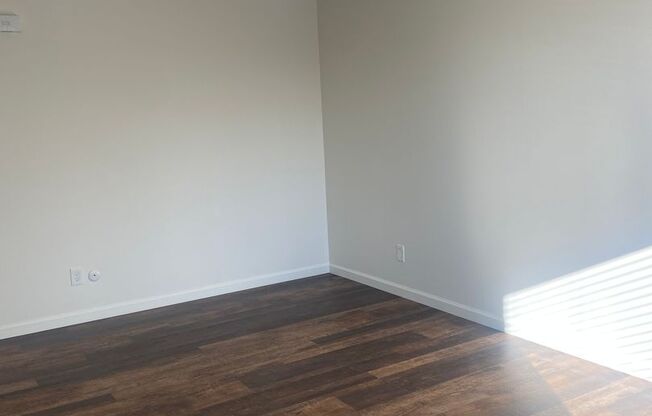 1 bed, 1 bath, 650 sqft, $1,150, Unit #06