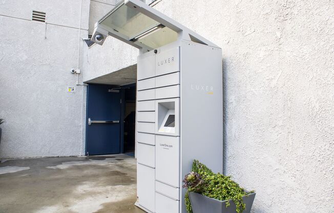 Studio, 1 bath, $1,950, Unit 302