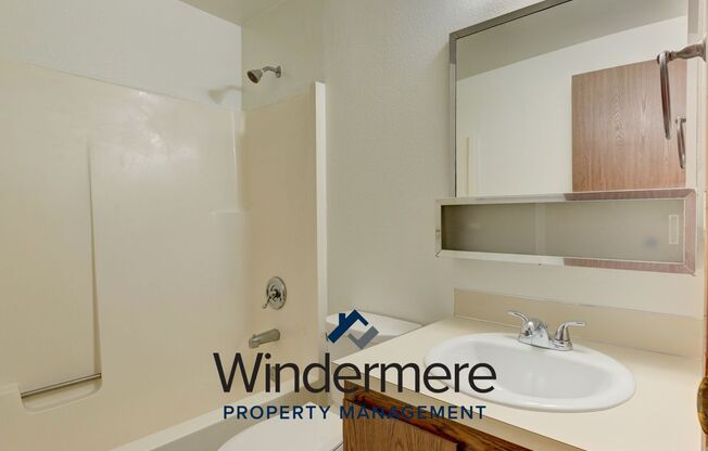 2 beds, 1 bath, $1,500, Unit 205