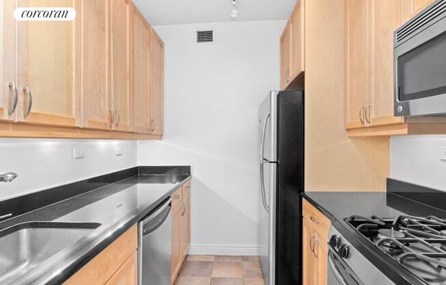 2 beds, 2 baths, $6,200, Unit 8F