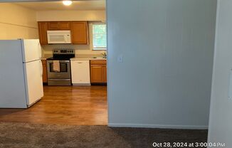 2 beds, 1 bath, 700 sqft, $1,100, Unit 01440-20