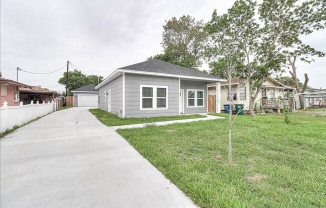5017 Moravian - 3 Bed/ 2 Bath - $1750/month