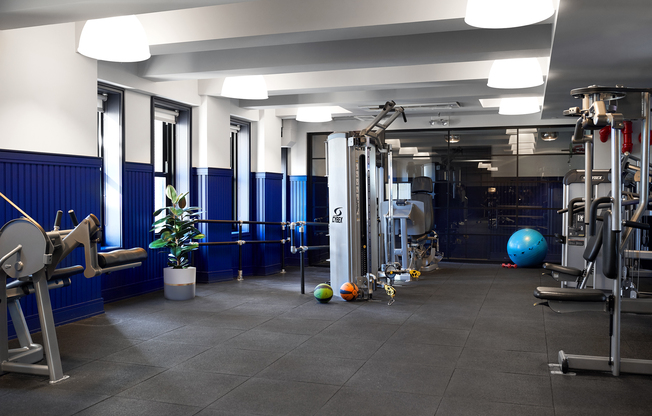 Studio, 1 bath, $3,600, Unit 9B04