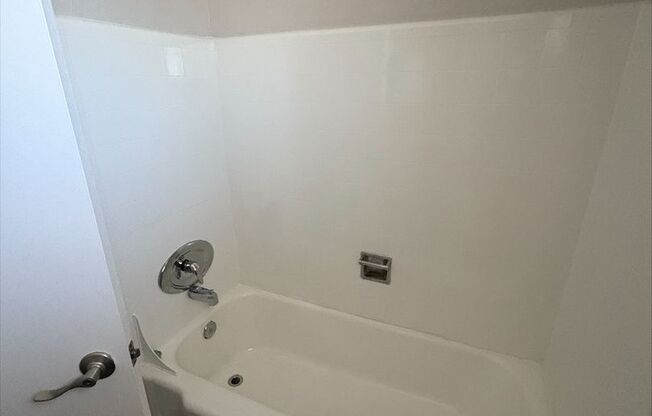 1 bed, 1 bath, 625 sqft, $995, Unit 72