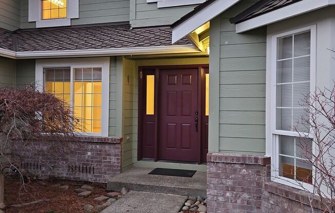 Federal way Campus Highlands 4 bedroom and 2.5 bathroom with 2 car garage - Available NOW!