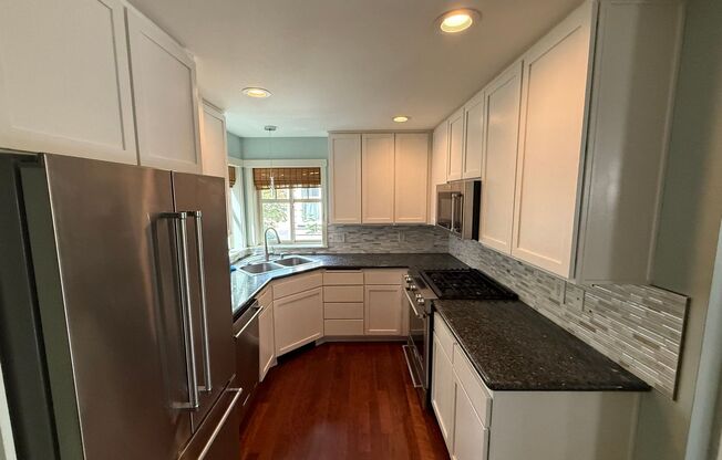 Modern 3bd Home Close to Woodland Park Zoo!