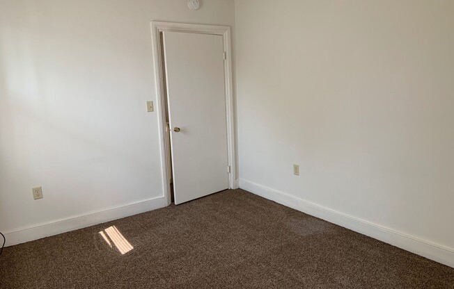 2 beds, 1 bath, $1,000