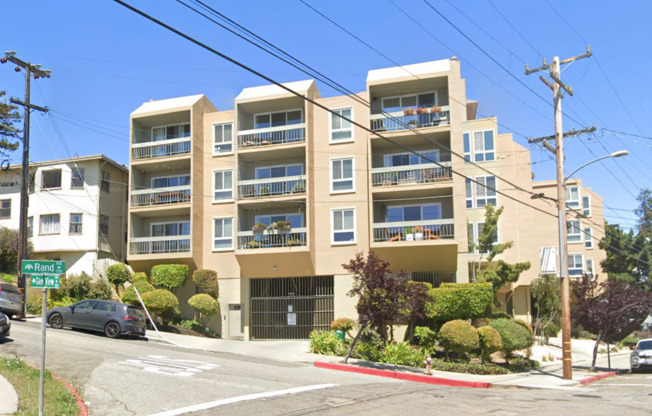 765 Rand Ave Apartments