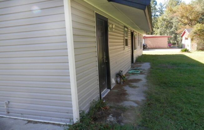 4 beds, 2 baths, $1,600