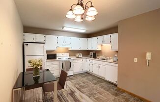 2 beds, 1 bath, 895 sqft, $1,080, Unit BI 2925-106