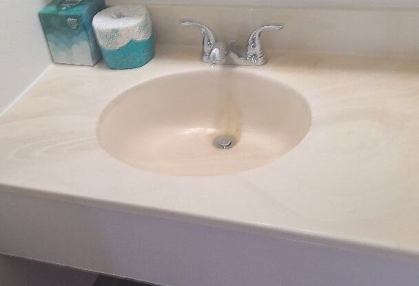 2 beds, 1 bath, 790 sqft, $1,000, Unit 3345 17