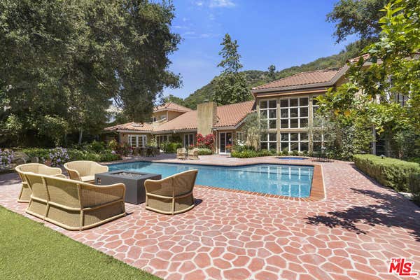 3265 MANDEVILLE CYN RD