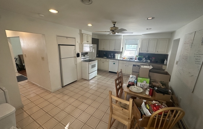 4 beds, 1 bath, 1,500 sqft, $4,600, Unit SF