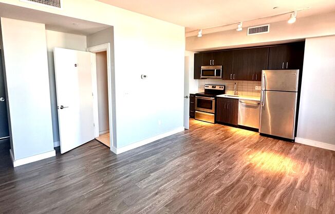 Studio, 1 bath, 402 sqft, $1,850, Unit 801