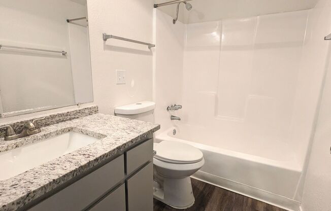 2 beds, 1 bath, 825 sqft, $975, Unit 210