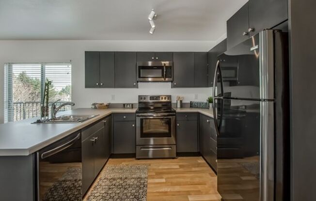 2 beds, 1 bath, 692 sqft, $1,550, Unit 3E
