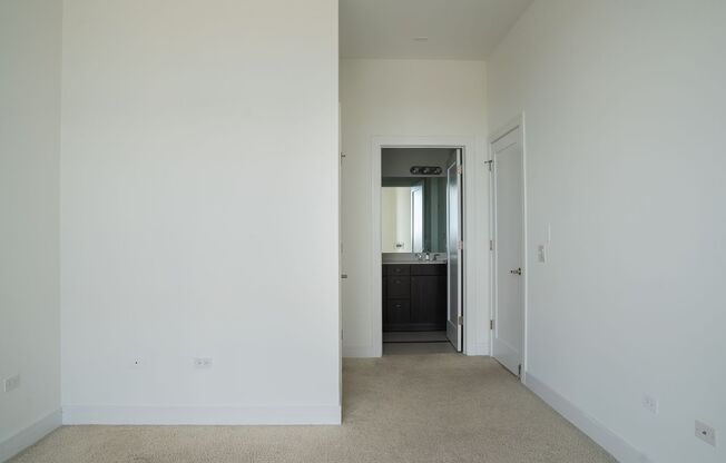 2 beds, 2 baths, 1,000 sqft, $2,225, Unit 4730-403