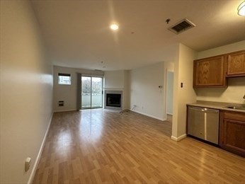 2 beds, 2 baths, 782 sqft, $2,600, Unit G201